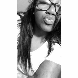 Meet your Posher, Nadia