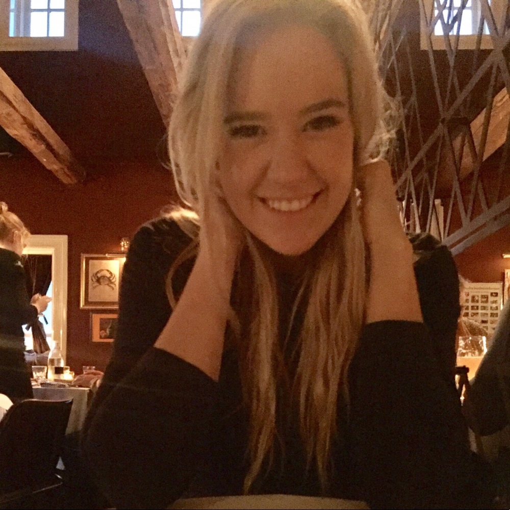 Meet your Posher, Caitlin