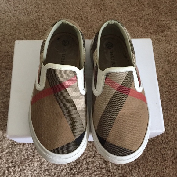 🚫❌SOLD ❌🚫Burberry boy's loafers size 26/ 9 US