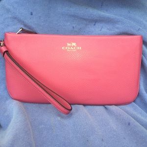 BRAND NEW: pink leather Coach wristlet wallet