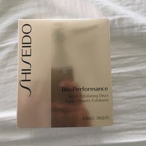 Shiseido Bio-Performance super exfoliating disks