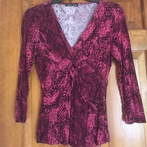 Cable & Gauge cross body top.