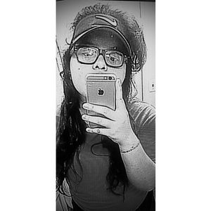 Meet your Posher, Anahi