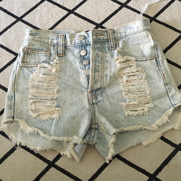 New without tags mink pink denim shorts