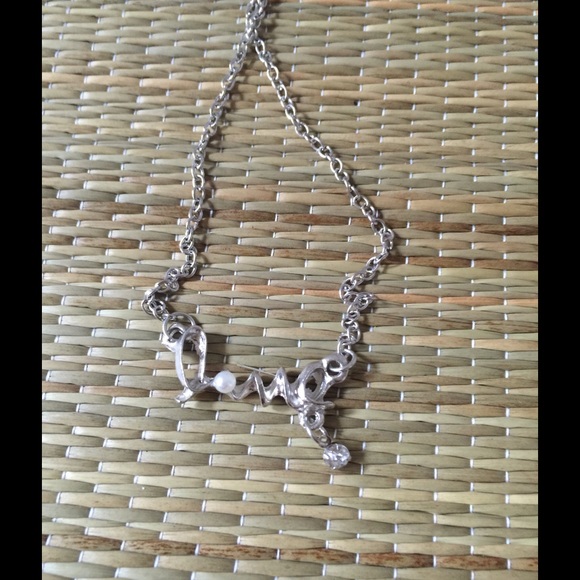 LOVE & PEARL SILVER CHAIN NECKLACE - Picture 4 of 7