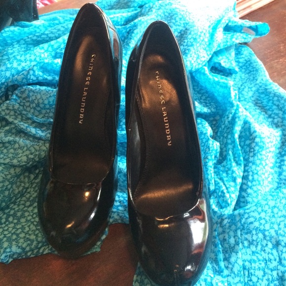 Black patent platform pump