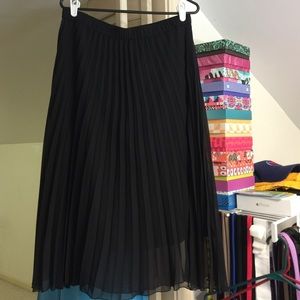 Pleated skirt