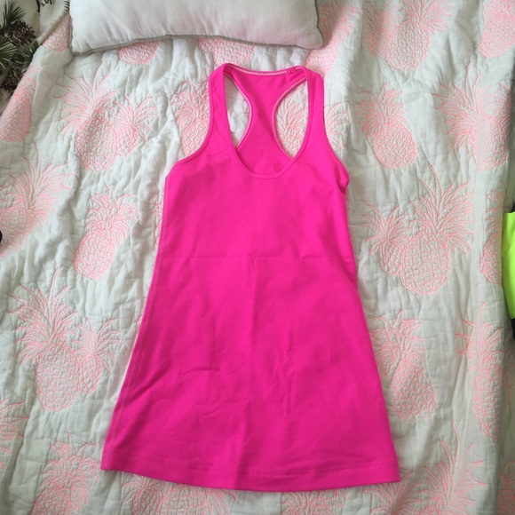 Lululemon tank in neon pink