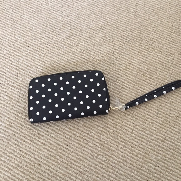 Poka dot wallet