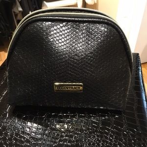 💄Ellen Tracy Makeup Bag💋