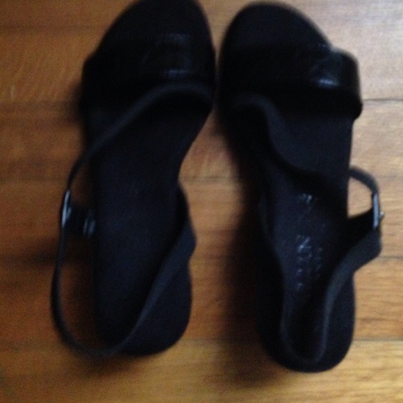 Black Dress Barn Sandals made in Italy. Very comfy