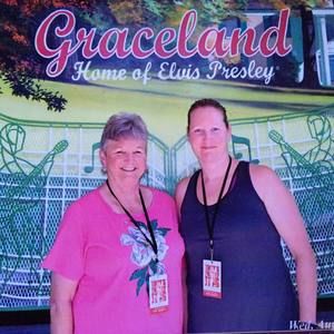 Meet your Posher, Evelyn