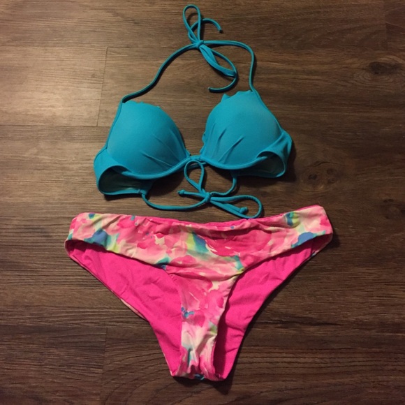 Victoria's Secret fabulous push up bikini top