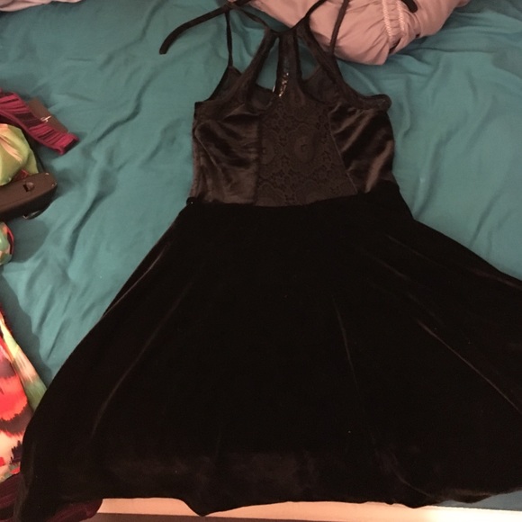 Dress - Picture 2 of 4