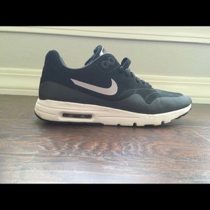 Women's Nike air max! Size 7.5