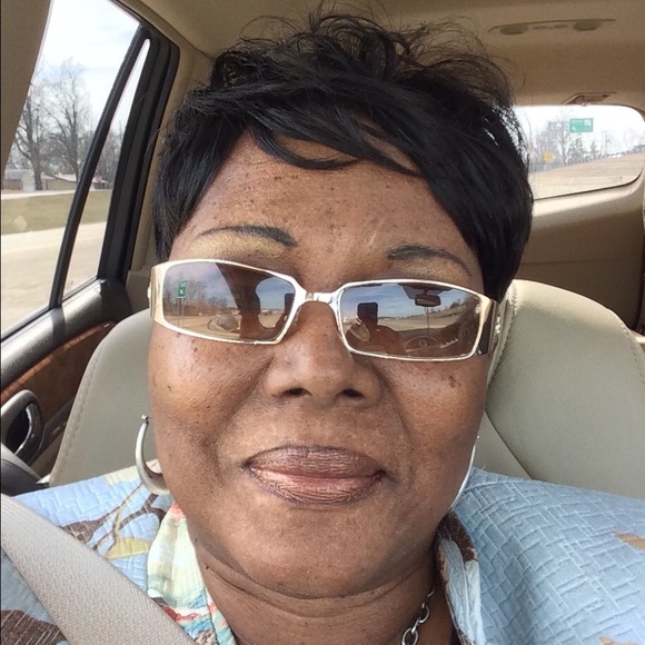 Meet your Posher, Yolanda - Picture 1 of 1