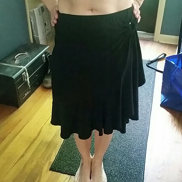 **donating soon** White house black market skirt