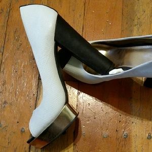 Pearlynn Chunky PeepToe Heels Black/White/Gold 9.5