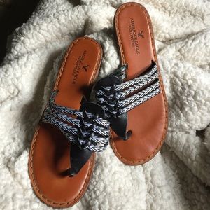 AEO Womens leather sandal Size 6 Navy/White 👣