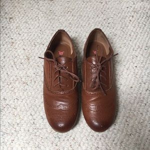 Brown Tie Up Flats