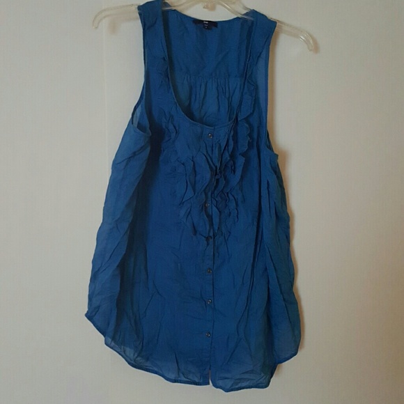 Sleeveless shirt