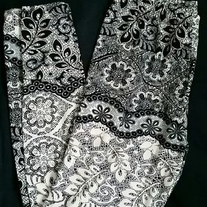 EUC small/medium Agnes & Dora leggings