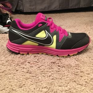 Nike tennis shoes
