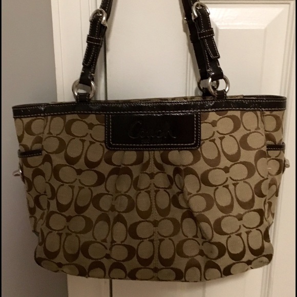 Coach shoulder bag