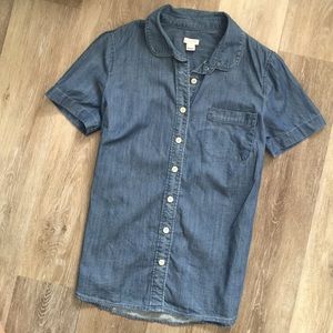 J crew chambray button down top•