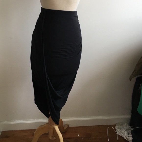 Hi - low black skirt from H&M