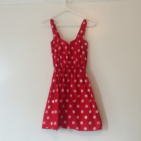 flattering red & white polka dot dress
