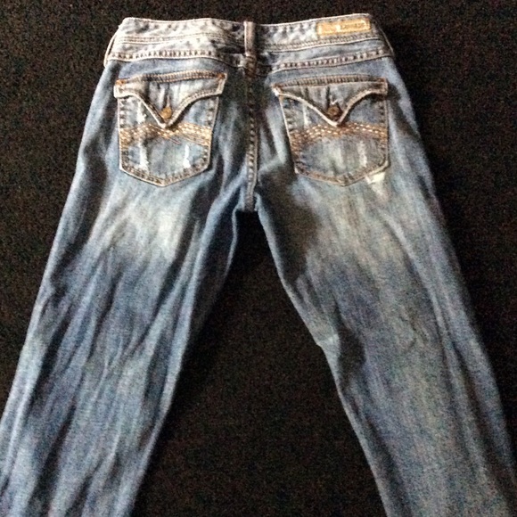 Distressed express Capri - Picture 2 of 2