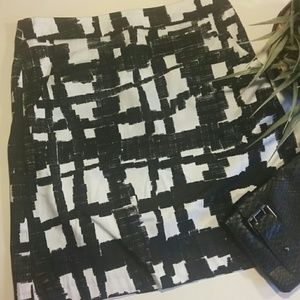 NWOT Front Pockets Print Skirt