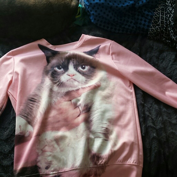 Grumby cat sweater