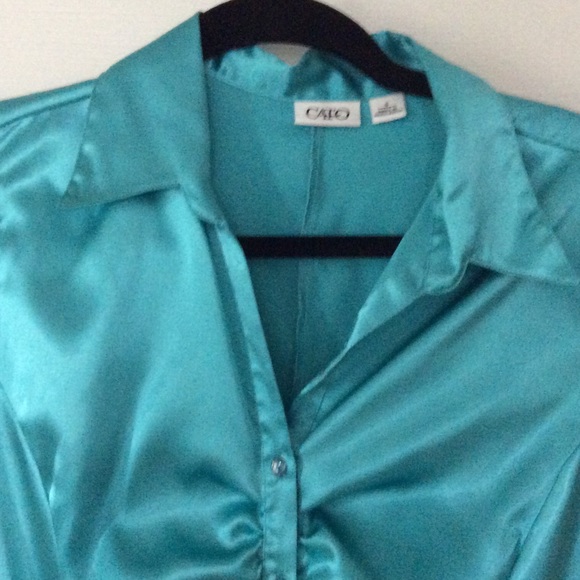 Turquoise top, cropped sleeves. Worn once. - Picture 3 of 4