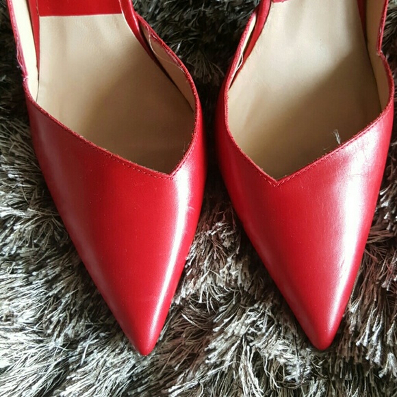 🍍SALE🍍 Additional photos of zara asymmetric pump - Picture 2 of 4