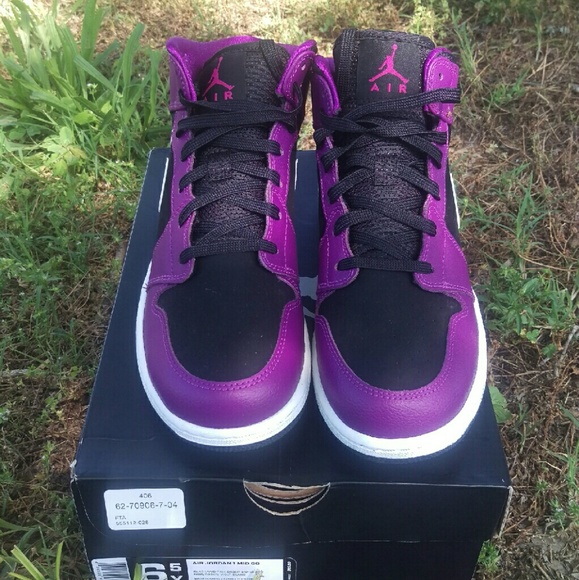 AIR JORDAN 1 MID GG 6.5 Y