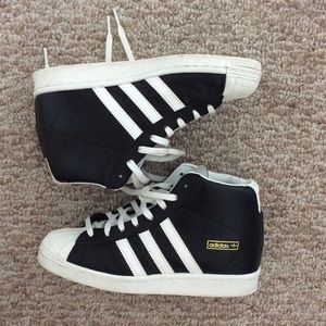 Adidas Sneakers