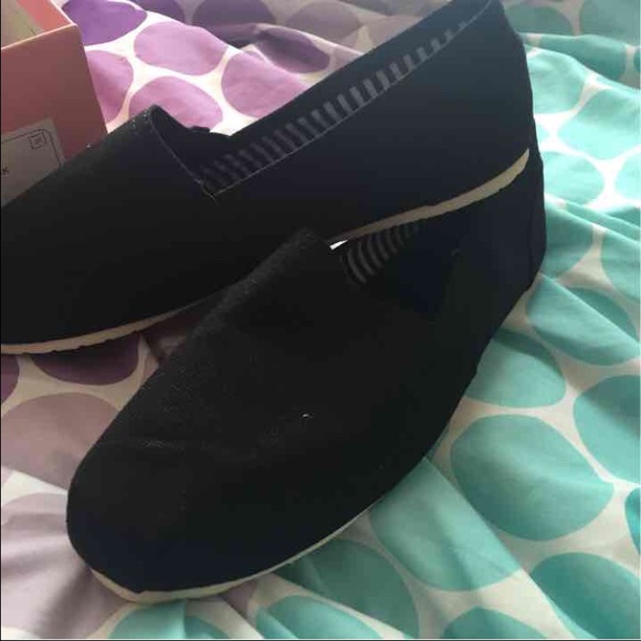 Flats - Picture 2 of 4