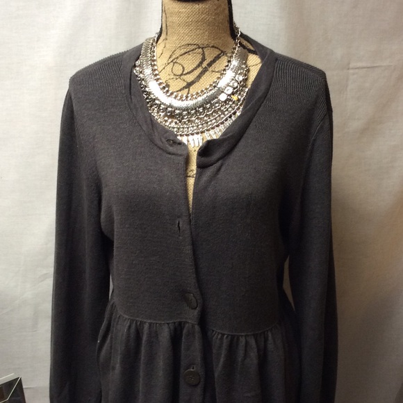 SOLD!! FINAL PRICE Cute sweater - Picture 2 of 3