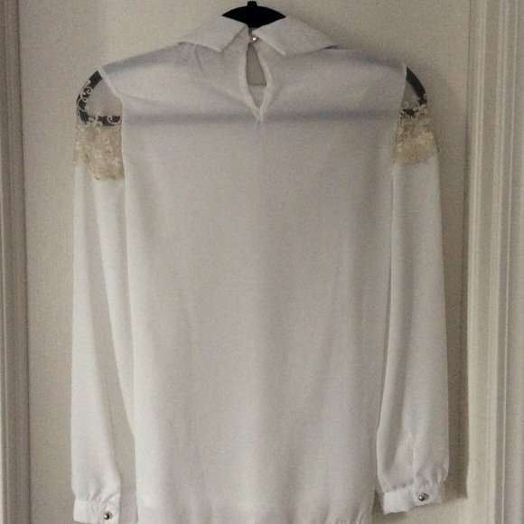 White blouse - Picture 4 of 4
