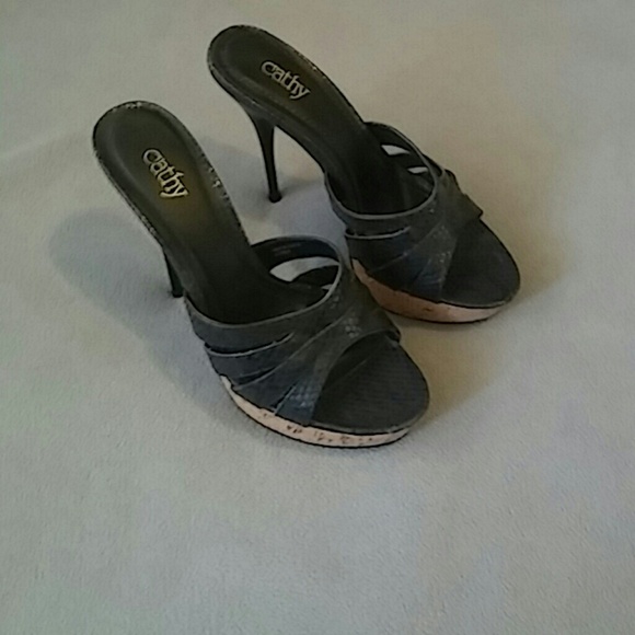Brand new Cathy heels