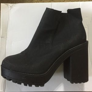 Divided by H&M Chelsea Booties