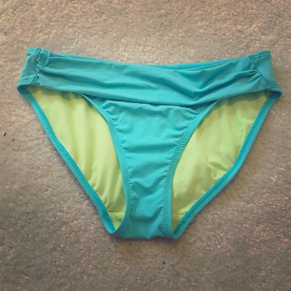 Athlete swim bottom