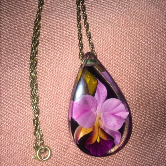 🆕Beautiful flower🌺 necklace!