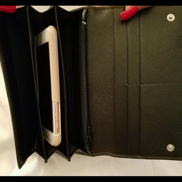 Prada saffiano wallet‼️SOLD‼️ - Picture 2 of 4