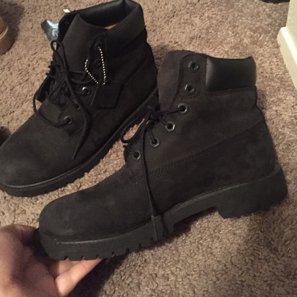 Black Timberland boots - Picture 1 of 3