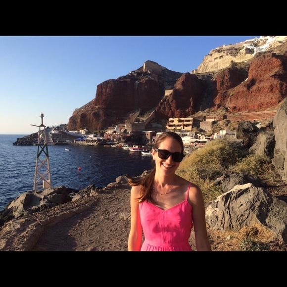 Meet your Posher, Nicole - Picture 1 of 1