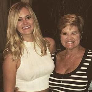 Meet your Posher, Leah