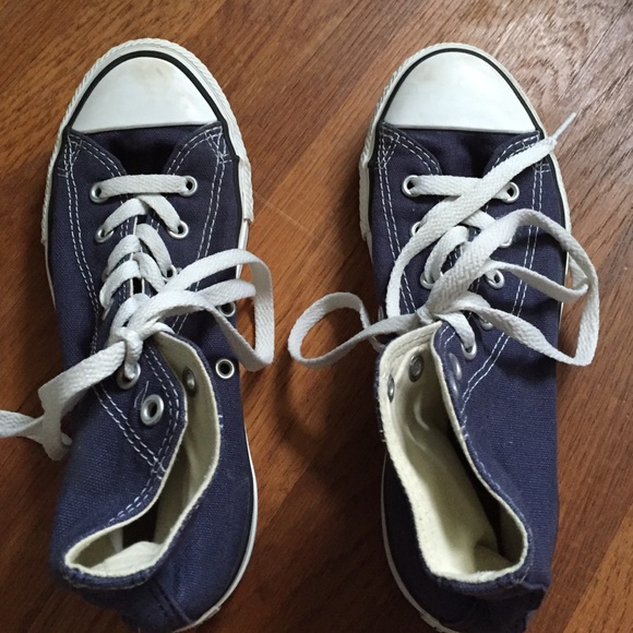 Navy blue converse - Picture 3 of 4